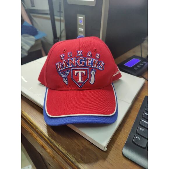 Bundle of Texas Ranger baseball cap and Sequin Texas flag clip on visor - Picture 2 of 3